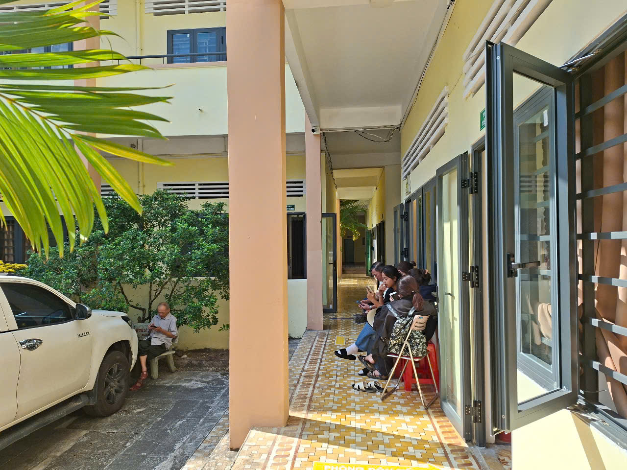 NGÀY LÀM VIỆC ĐẦU TIÊN KHÁM CHỮA BỆNH BẢO HIỂM Y TẾ TẠI PHÒNG KHÁM ĐA KHOA TRƯỜNG CAO ĐẲNG KON TUM